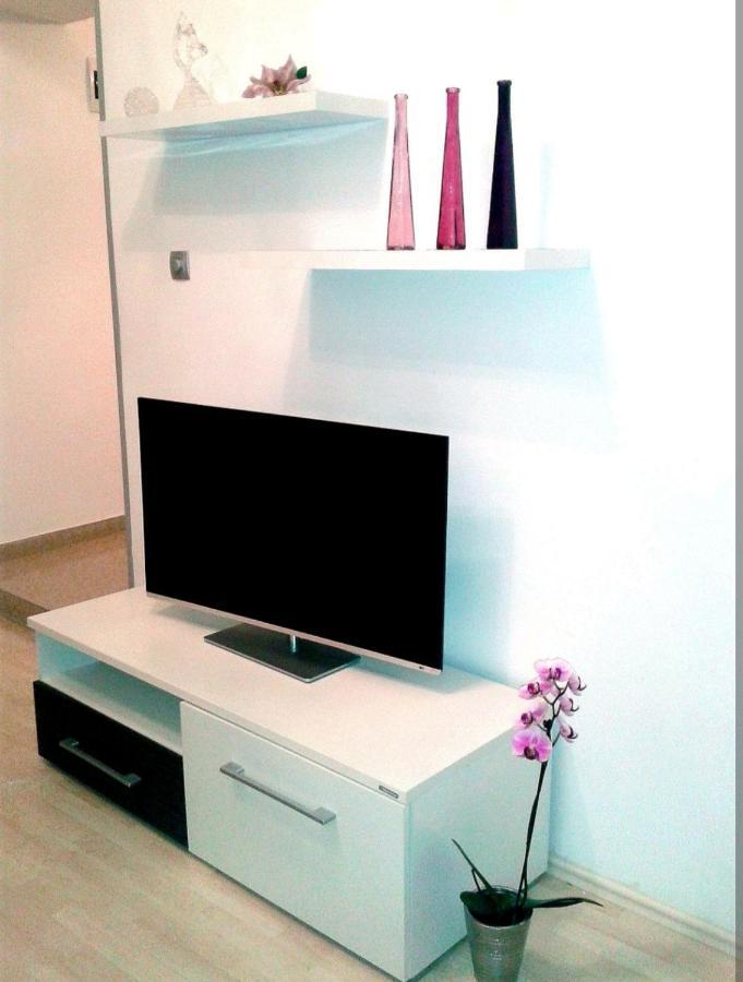 Apartment Ory Near The City Center With Free Parking Pula Dış mekan fotoğraf